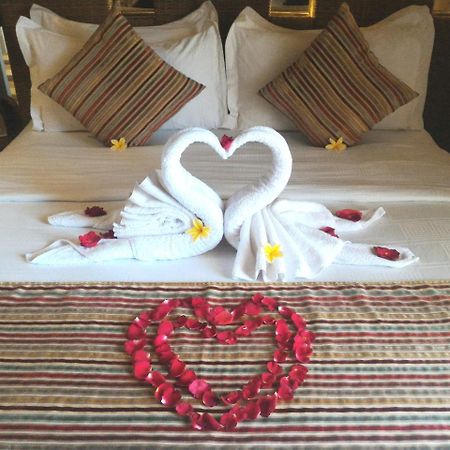 Mega Boutique Hotel กูตา ภายนอก รูปภาพ