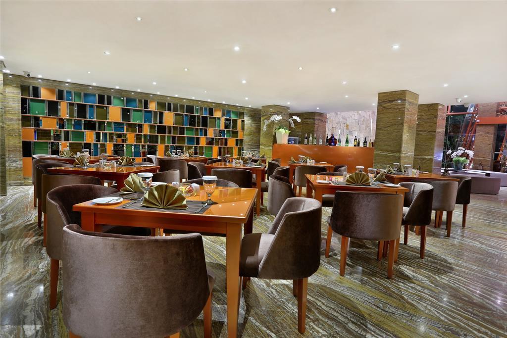 Mega Boutique Hotel กูตา ภายนอก รูปภาพ