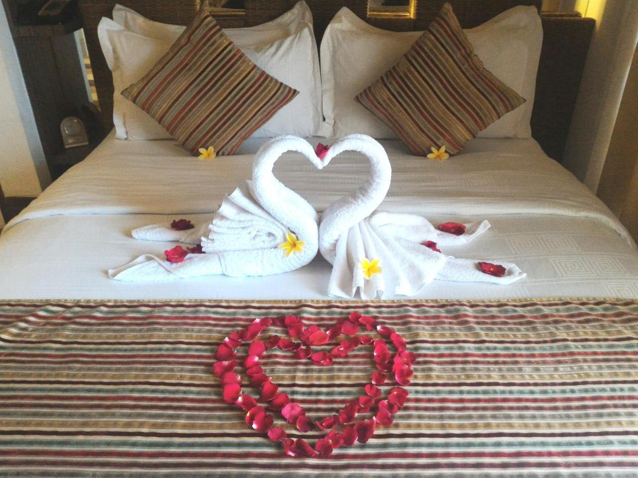 Mega Boutique Hotel กูตา ภายนอก รูปภาพ