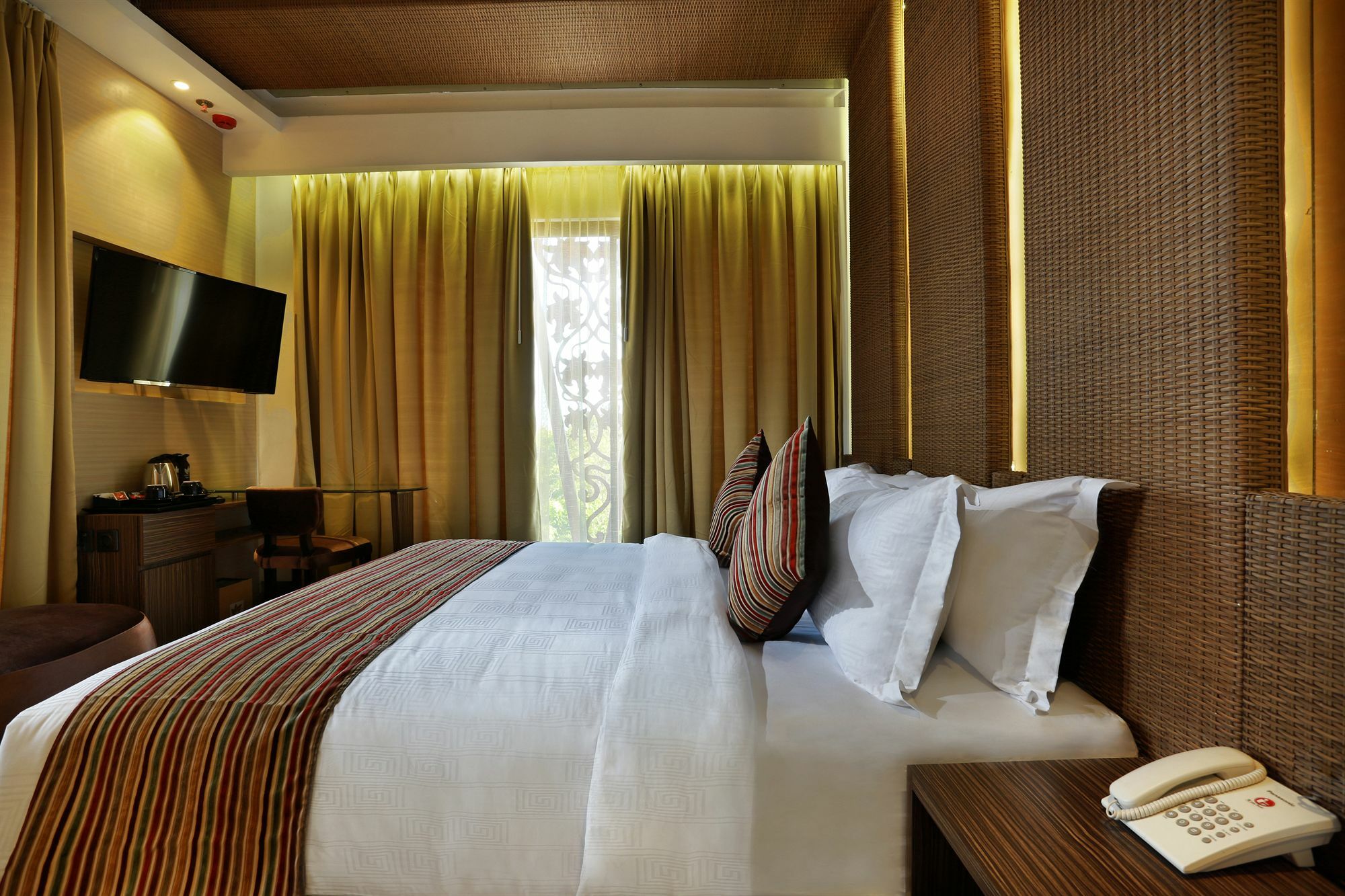 Mega Boutique Hotel กูตา ภายนอก รูปภาพ