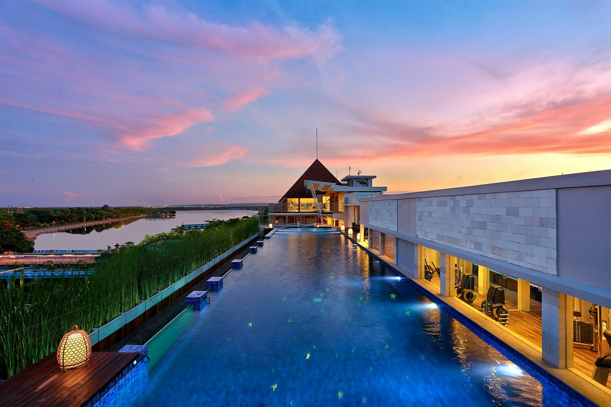 Mega Boutique Hotel กูตา ภายนอก รูปภาพ