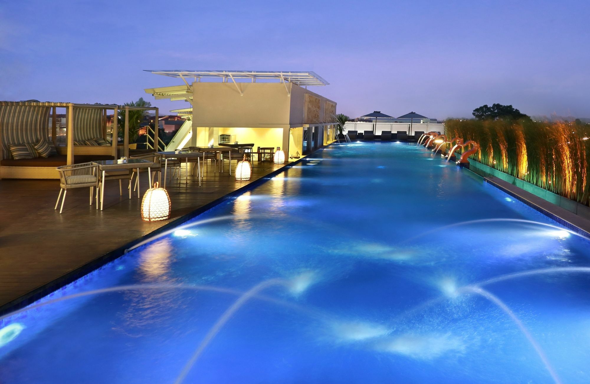 Mega Boutique Hotel กูตา ภายนอก รูปภาพ